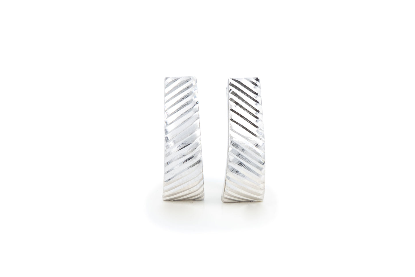 Bequasa Serperntine Links Pattern Ohrringe, Silber 925, Rhodiniert
